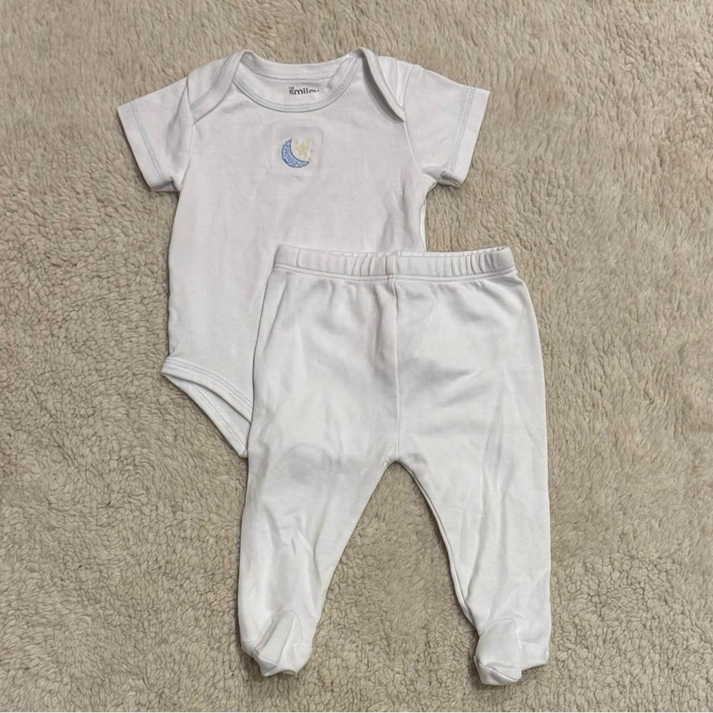 Smiley Baby White Baby One Piece Set